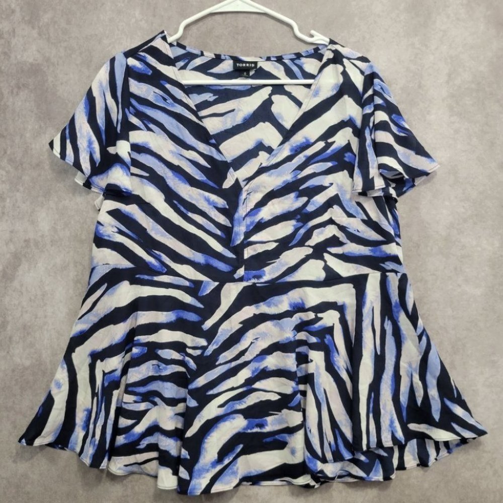 Torrid V-Neck Top size 0